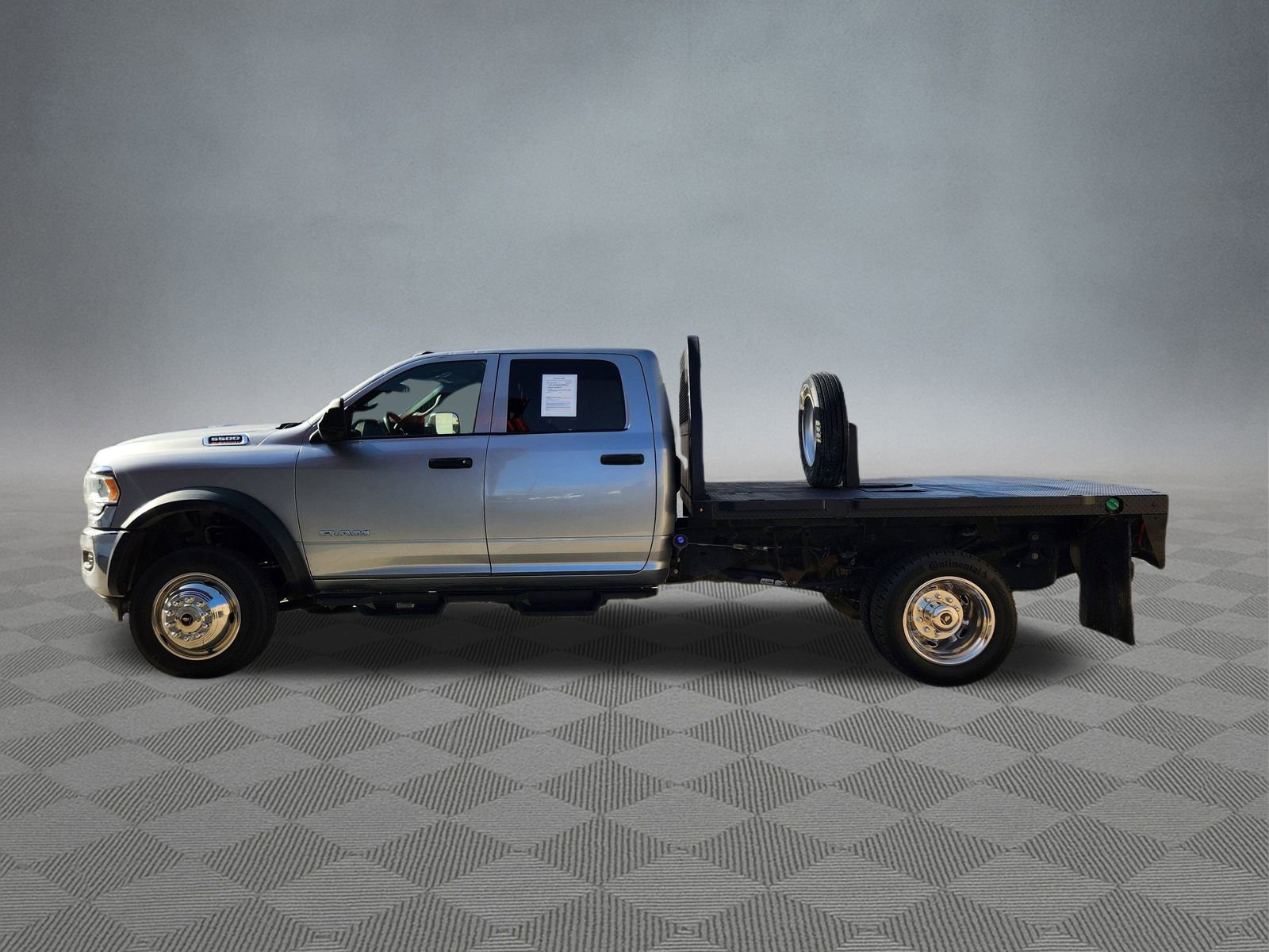 Used 2022 RAM 5500 Tradesman w/ Chrome Appearance Group image 8