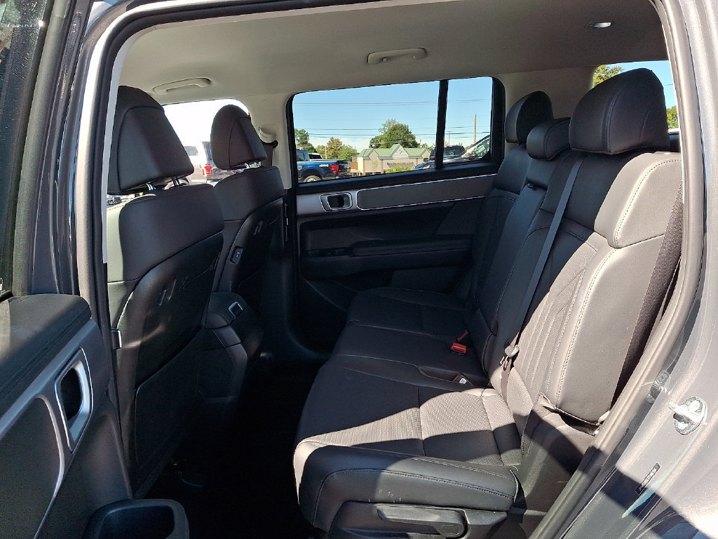Used 2026 Hyundai Santa Fe SEL FWD image 10