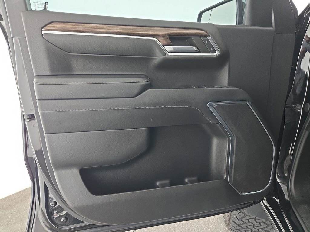 Used 2024 Chevrolet Silverado 1500 LT image 28