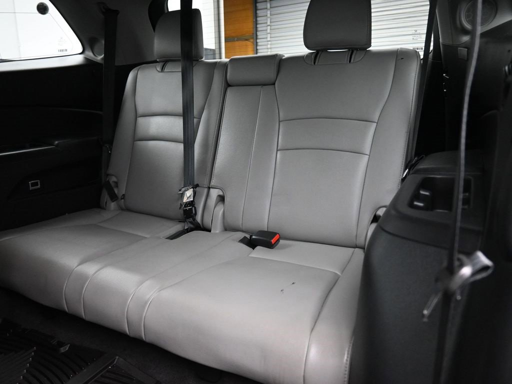 Used 2016 Honda Pilot Touring image 42