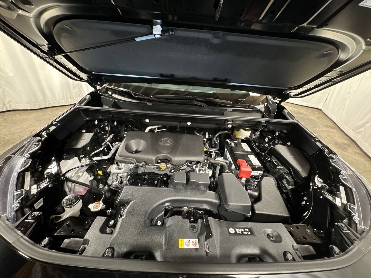 Used 2025 Toyota RAV4 XLE Premium image 33