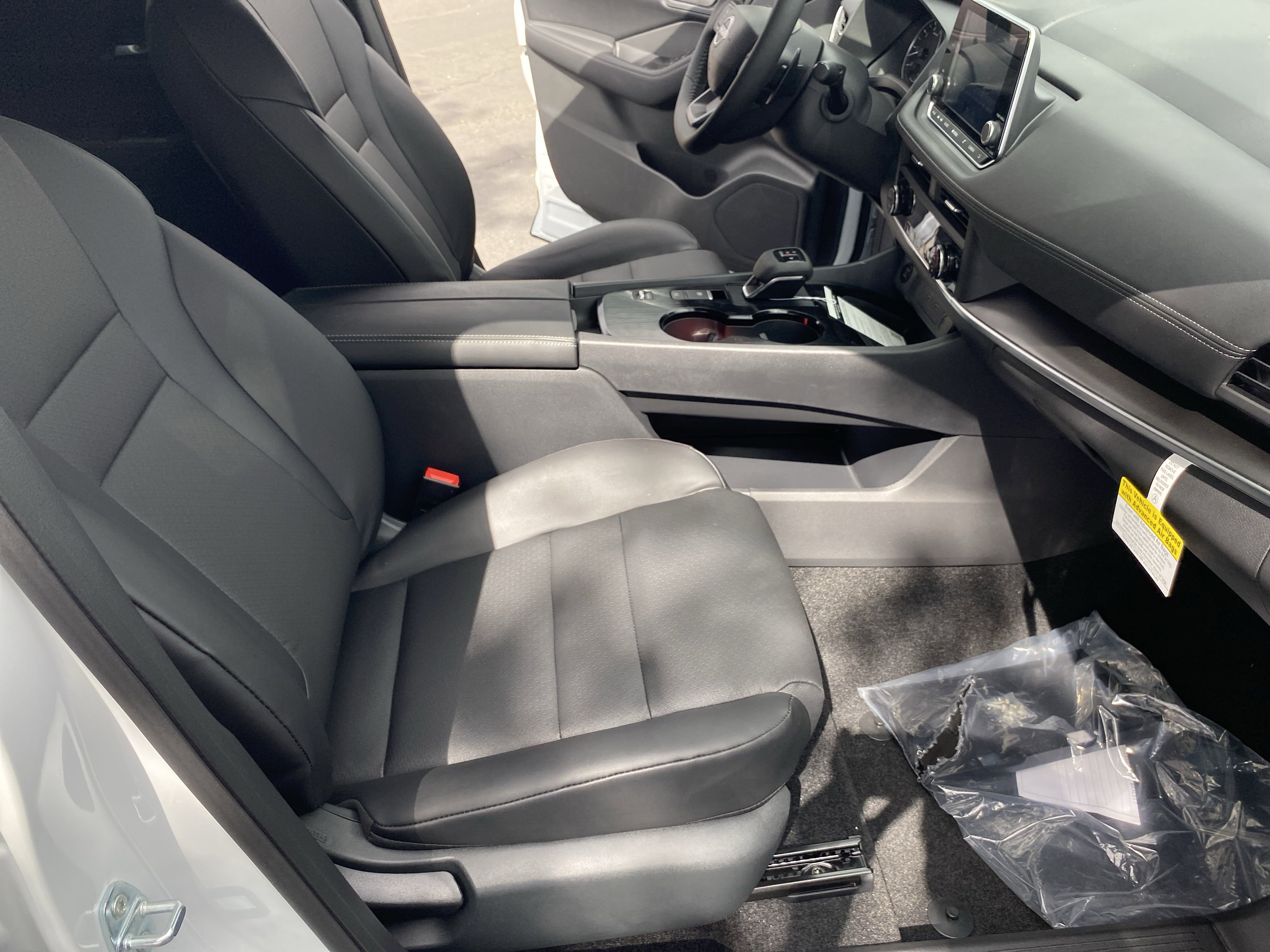 New 2025 Nissan Rogue SV w/ SV Premium Package image 22