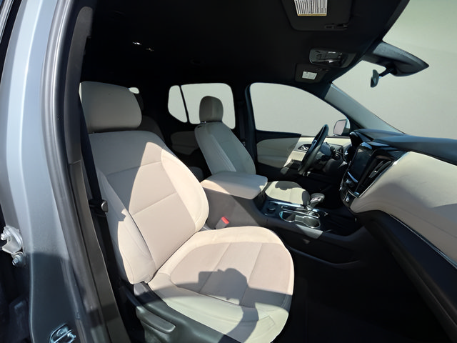 Used 2023 Chevrolet Traverse LT w/ LPO, Cargo Package AWD/4WD image 33
