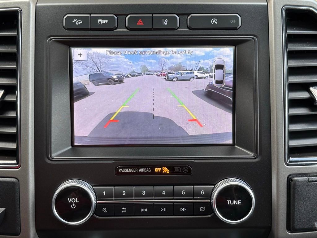 Used 2019 Ford Expedition XLT w/ Equipment Group 202A AWD/4WD image 35