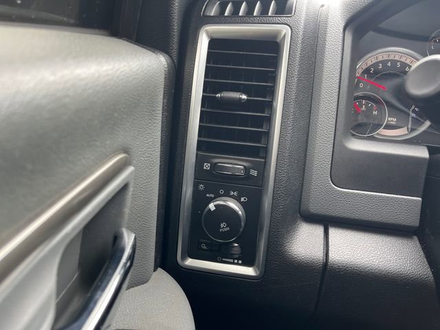 Used 2017 RAM 1500 SLT AWD/4WD image 24