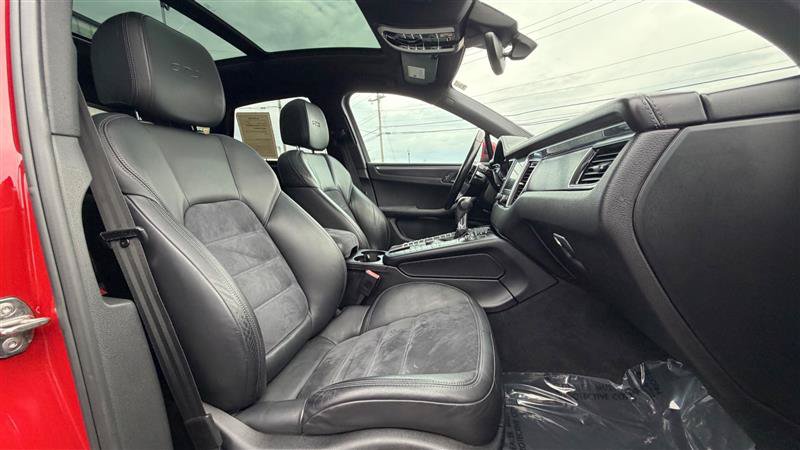 Used 2017 Porsche Macan GTS AWD/4WD image 39