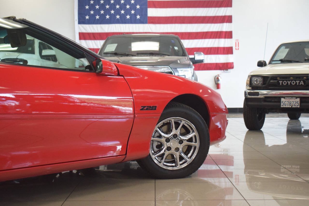 Used 2002 Chevrolet Camaro Z28 RWD image 31