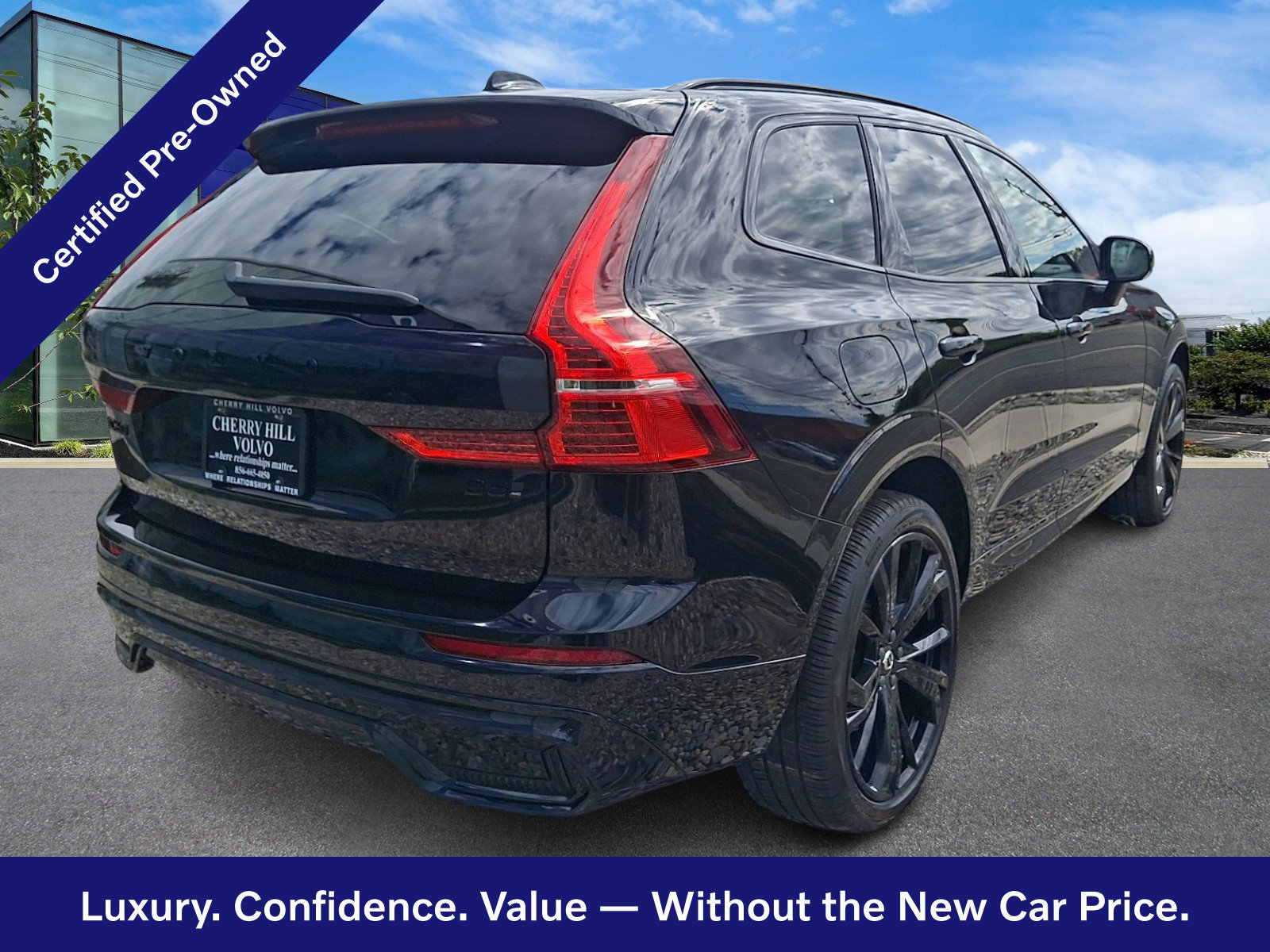 Certified 2025 Volvo XC60 B5 Ultra AWD/4WD image 7