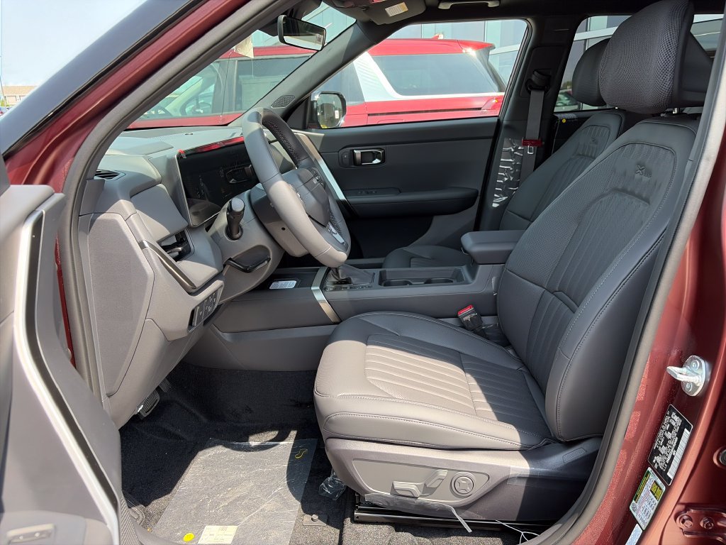 New 2027 Kia Seltos X-Line S w/ X-Line S Premium Package AWD/4WD image 16