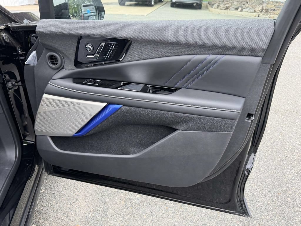 New 2026 Cadillac Optiq V AWD/4WD image 8