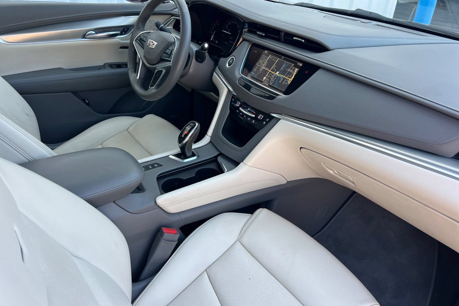 Used 2018 Cadillac XT5 Premium Luxury AWD/4WD image 13