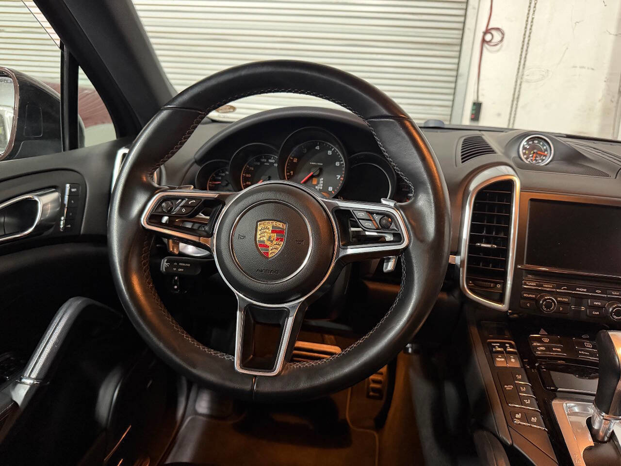 Used 2016 Porsche Cayenne image 30