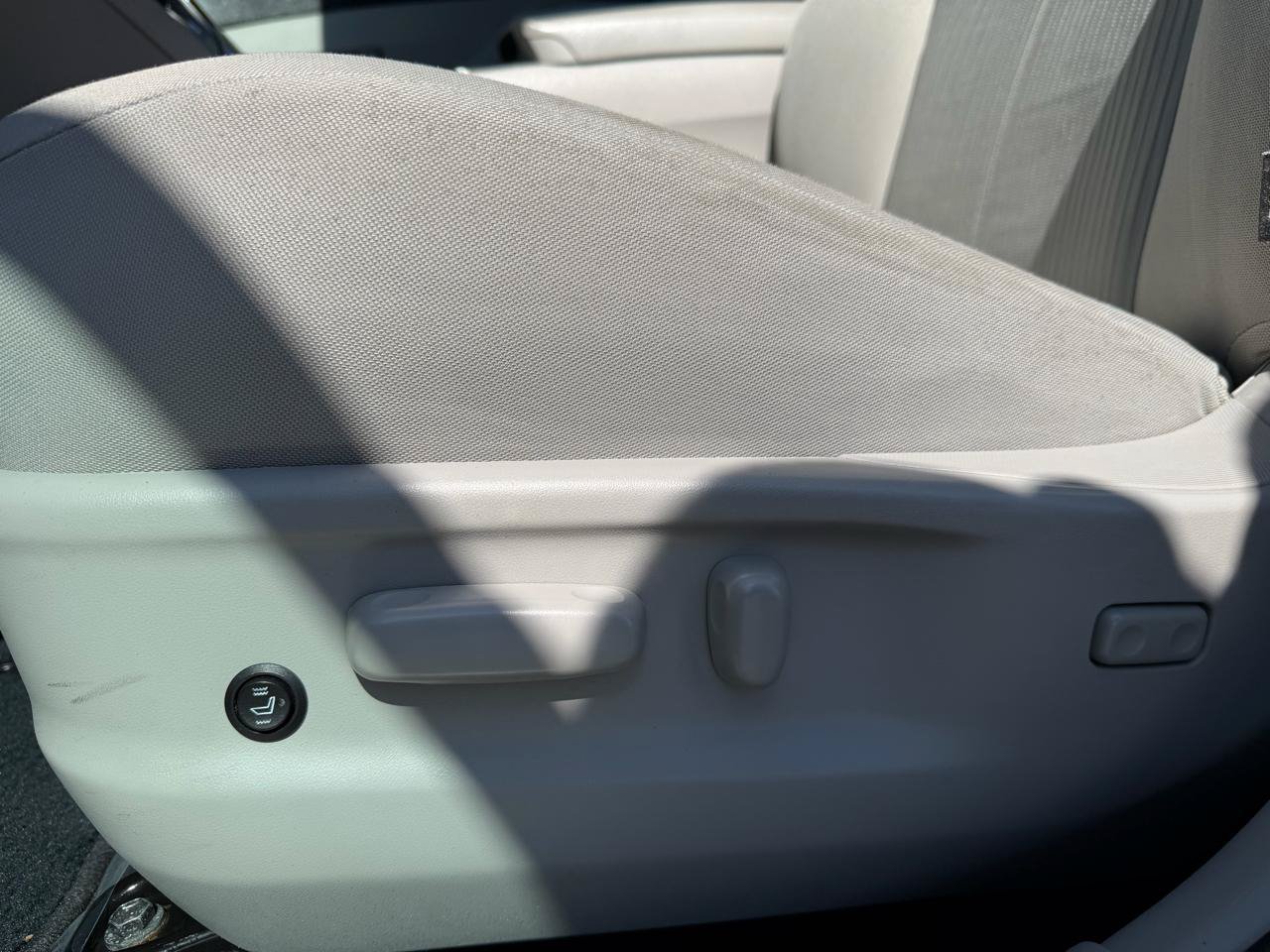 Used 2013 Toyota Venza LE AWD/4WD image 13