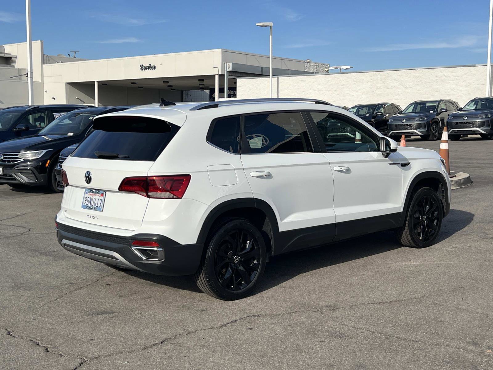 Certified 2022 Volkswagen Taos SE image 24