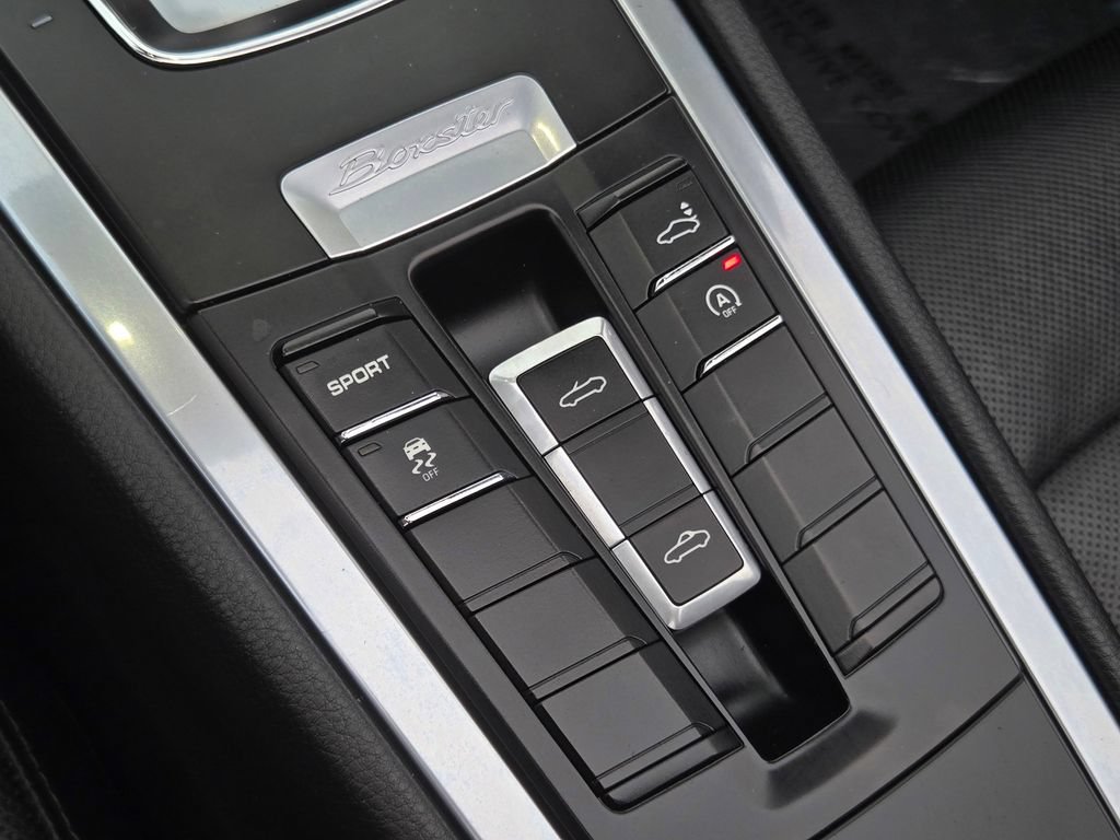 Used 2015 Porsche Boxster RWD image 19