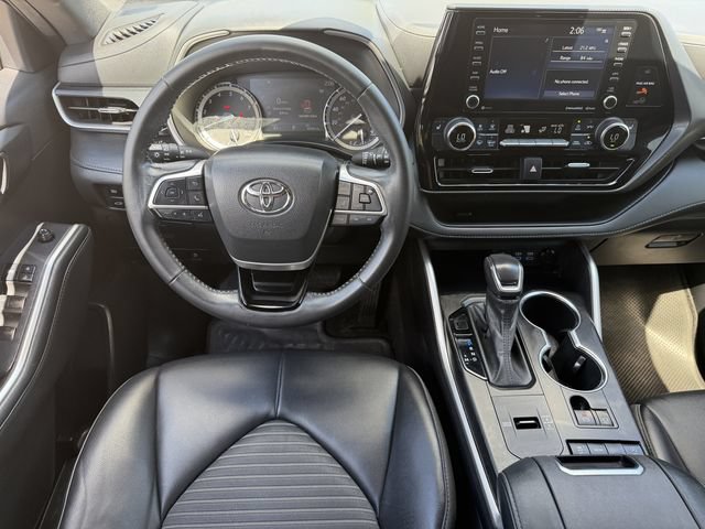Used 2022 Toyota Highlander XSE FWD image 11