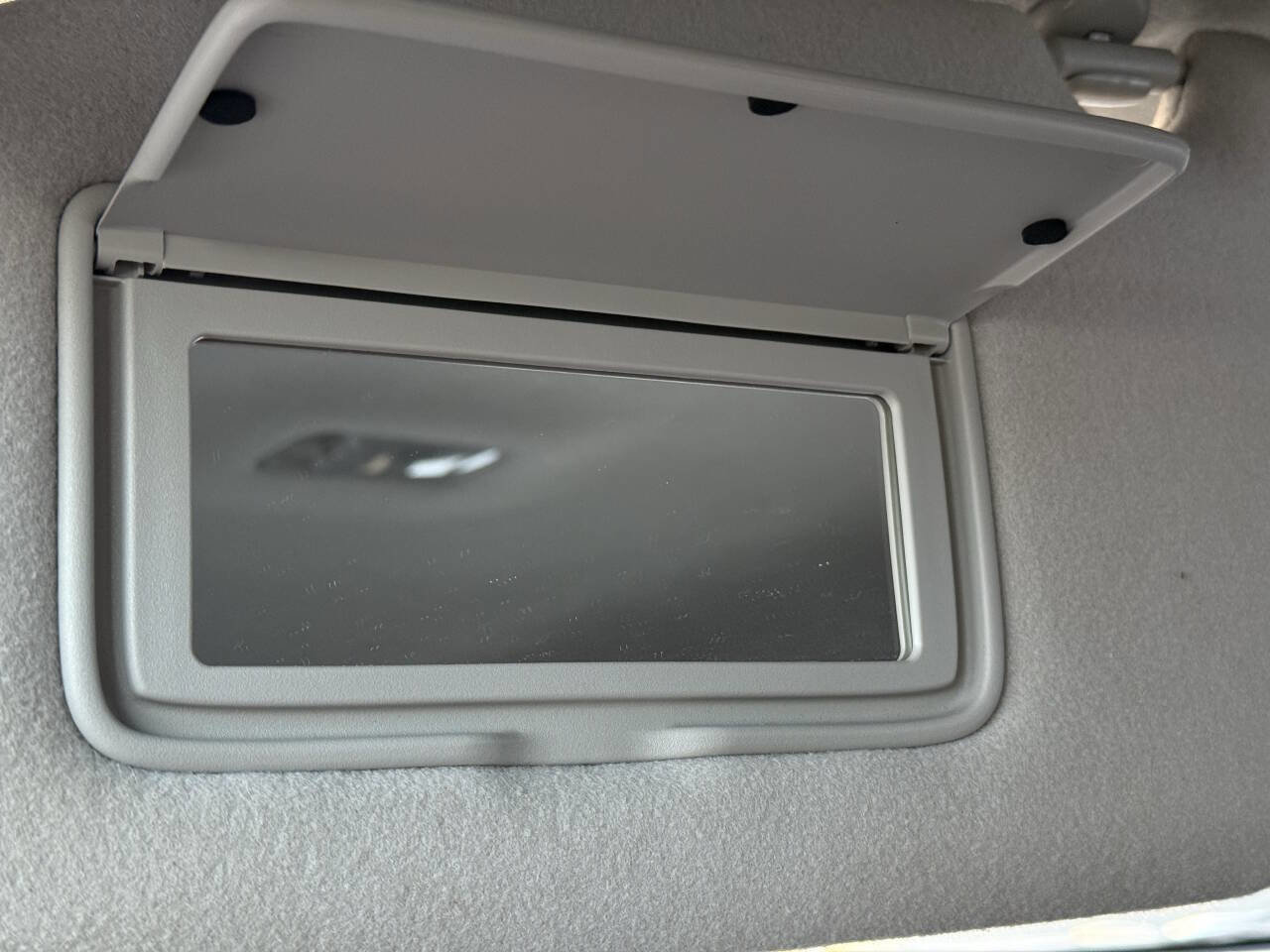 Used 2017 Nissan Leaf SV image 24