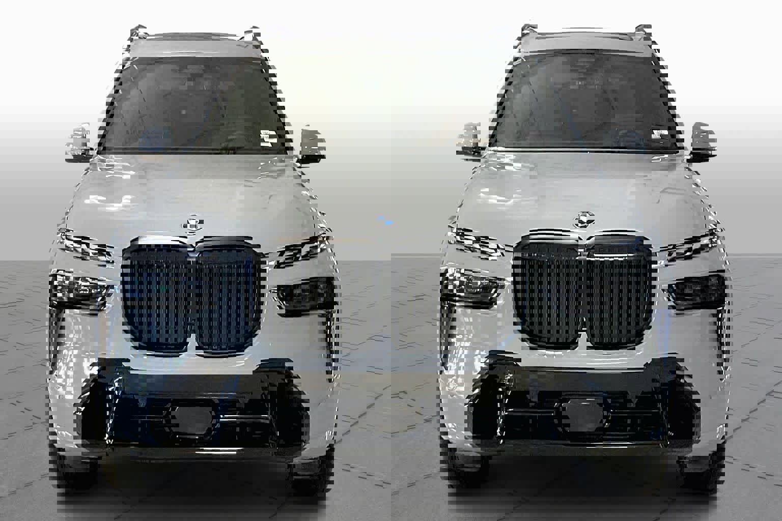 Used 2026 BMW X7 xDrive40i w/ M Sport Package image 3