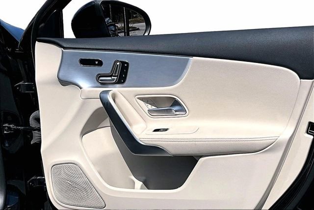 Certified 2021 Mercedes-Benz A 220 4MATIC image 31