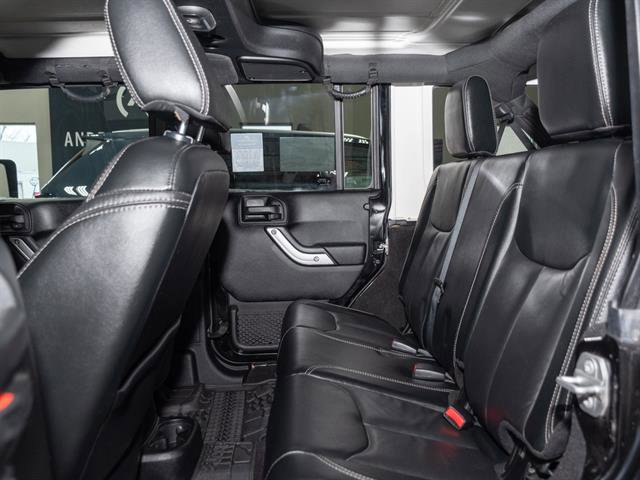 Used 2018 Jeep Wrangler Unlimited Rubicon w/ Cold Weather Group image 15