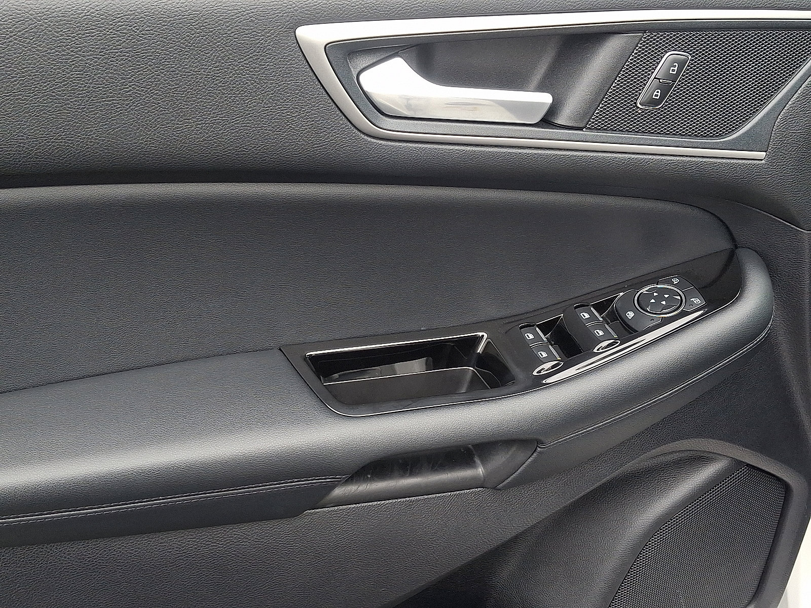 Used 2019 Ford Edge SEL w/ Equipment Group 201A image 12