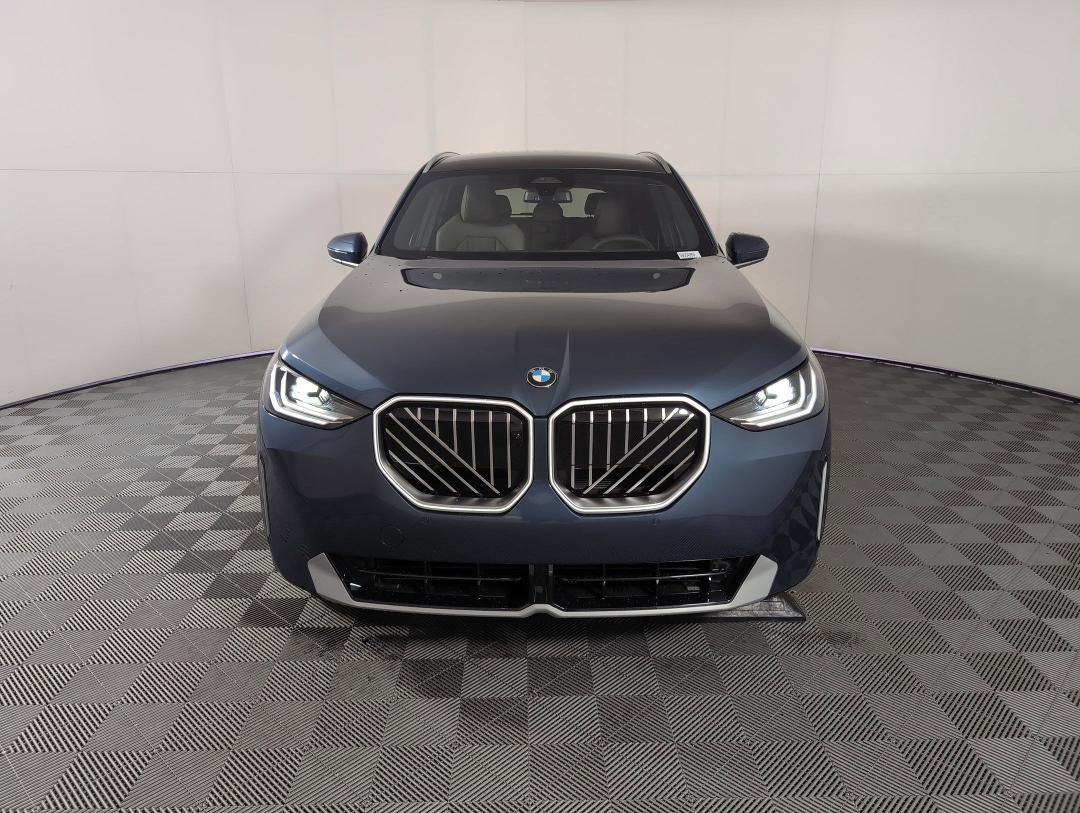 Used 2025 BMW X3 xDrive30i w/ Premium Package image 5