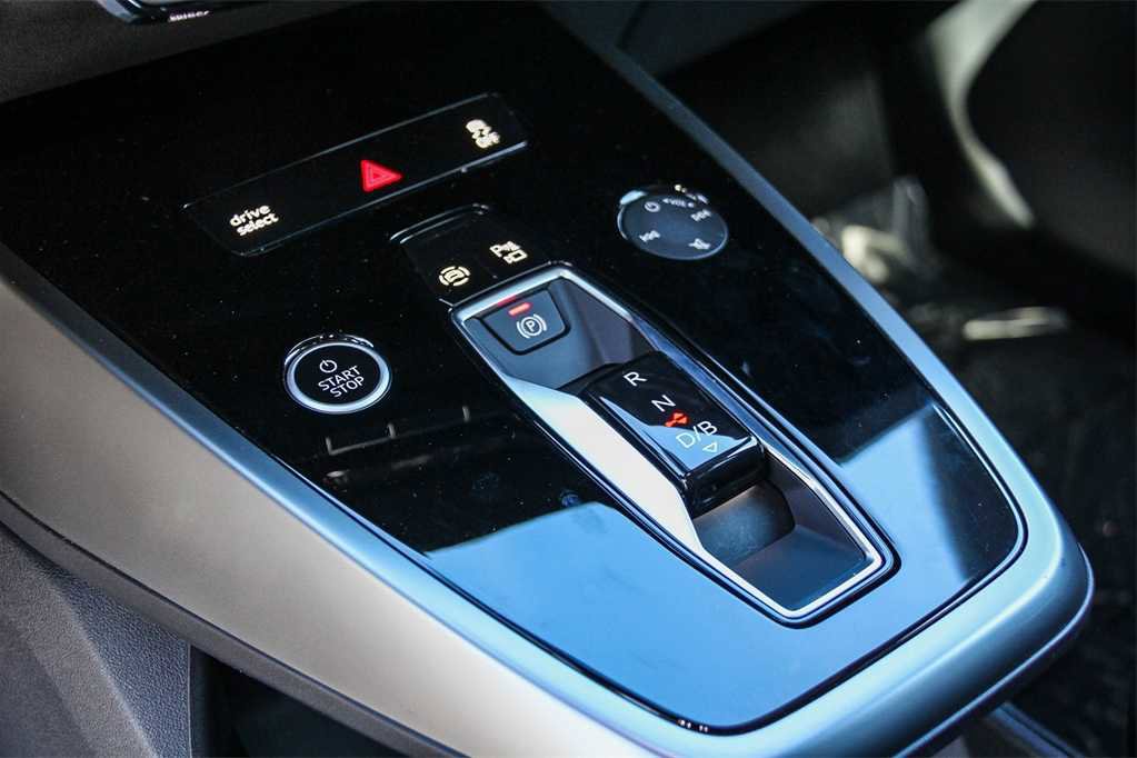 Used 2024 Audi Q4 e-tron Premium Plus image 20