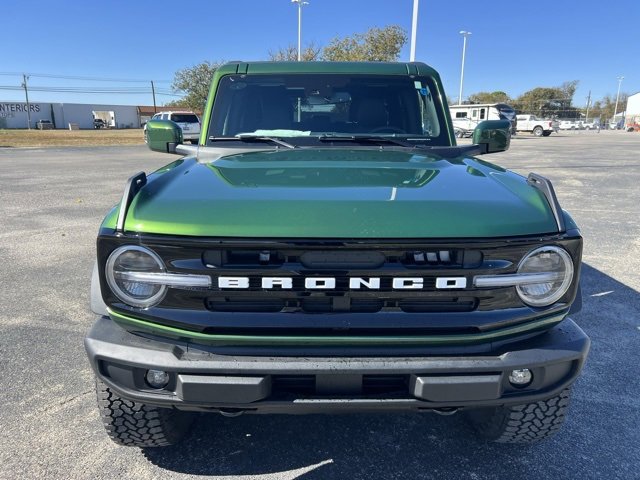 New 2025 Ford Bronco Outer Banks w/ Sasquatch Package image 1