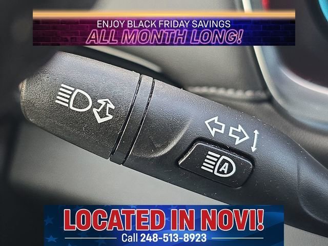 Used 2023 Chevrolet Traverse LT image 25