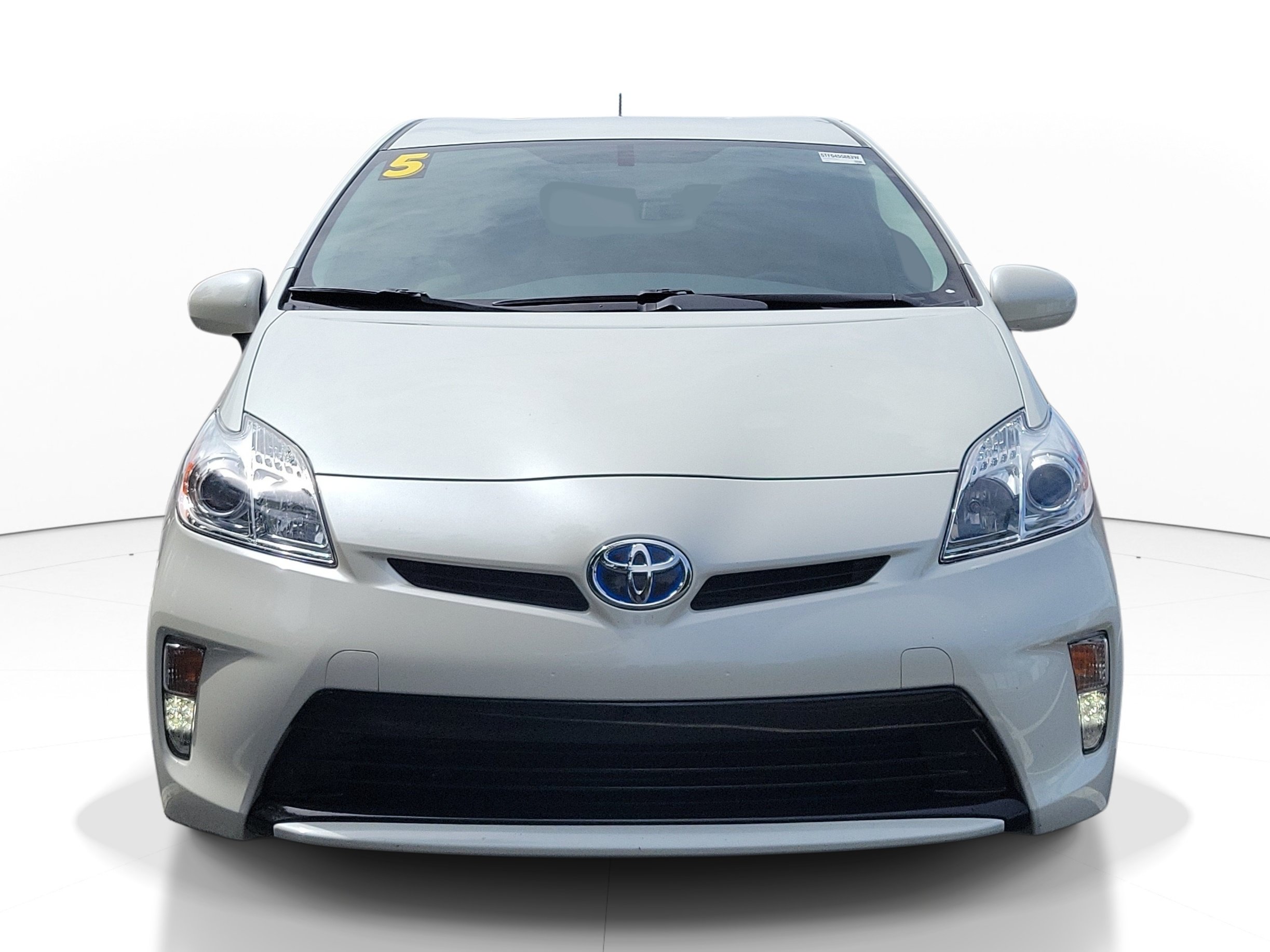 Used 2015 Toyota Prius Four FWD image 2