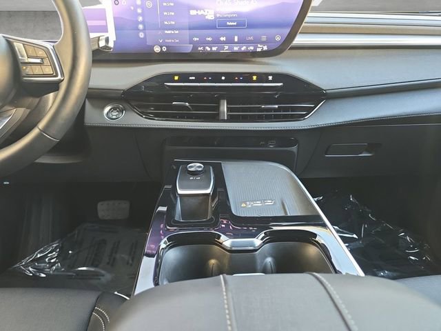 Used 2025 Buick Enclave Preferred image 3