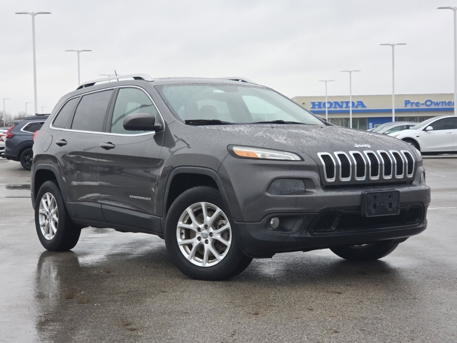 Used 2014 Jeep Cherokee Latitude w/ Comfort/Convenience Group image 2