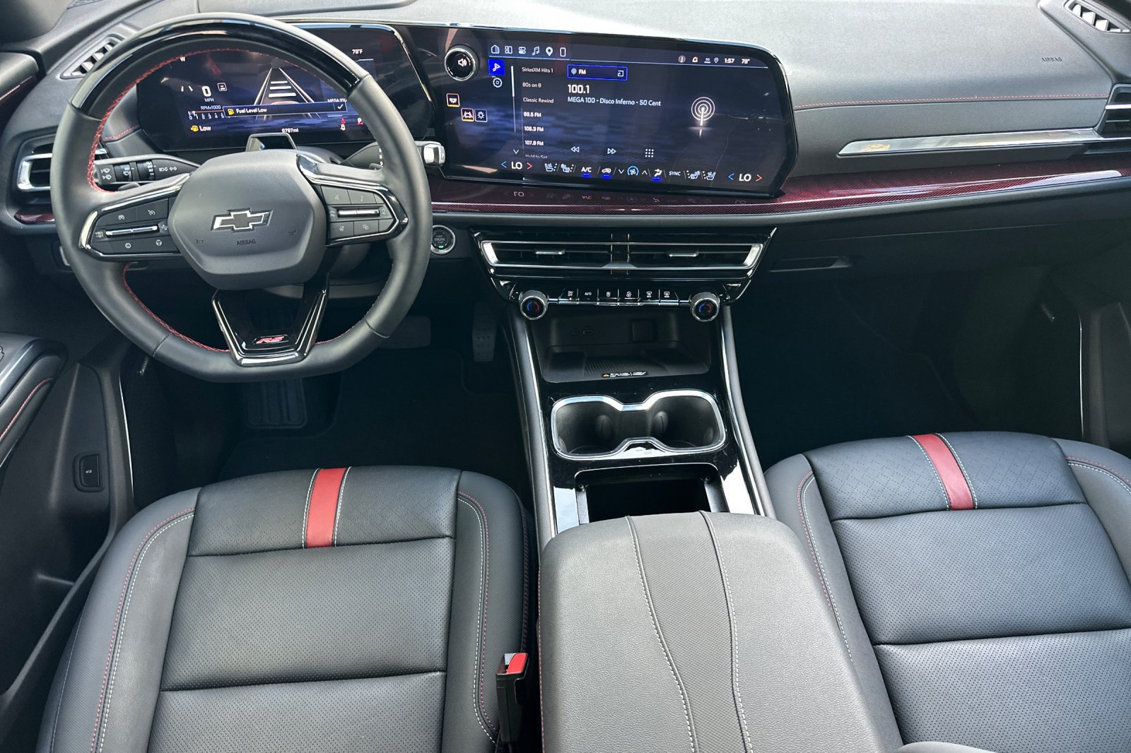 Used 2026 Chevrolet Traverse RS FWD image 13