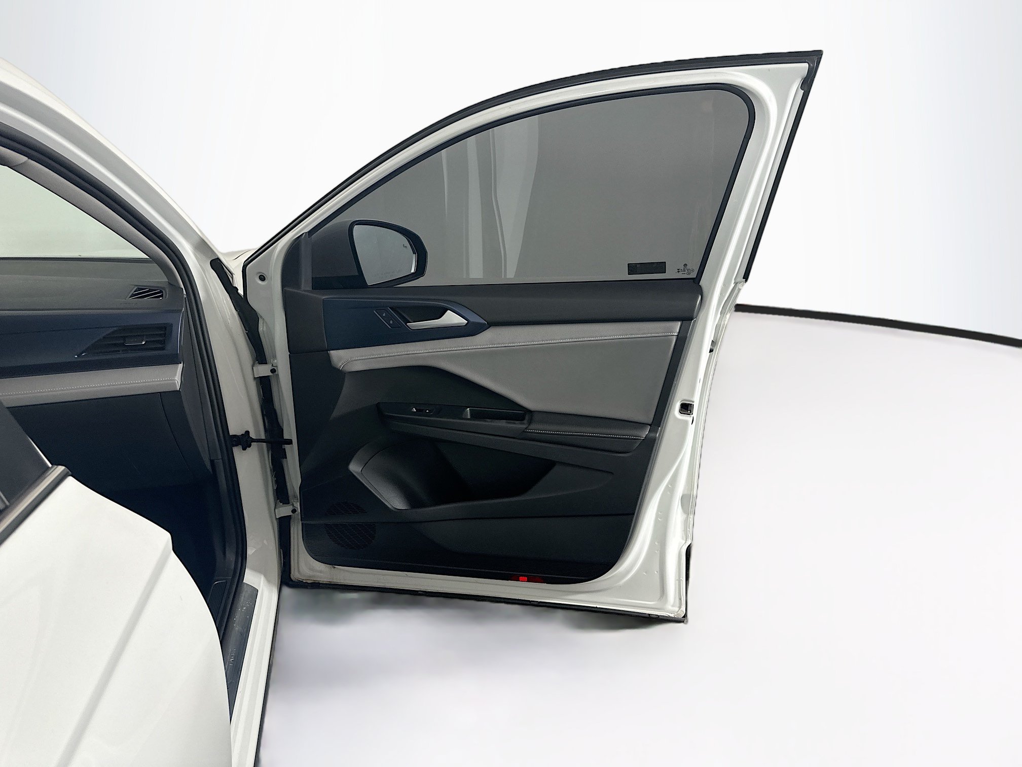 Used 2024 Volkswagen Taos SE FWD image 30