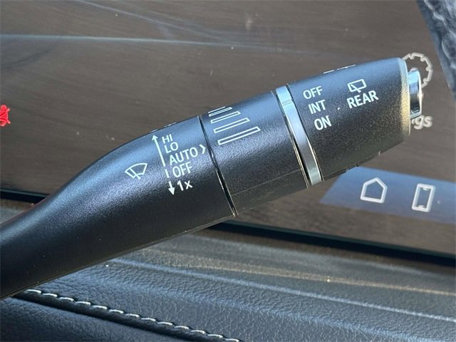 Used 2024 Cadillac XT4 Premium Luxury image 21