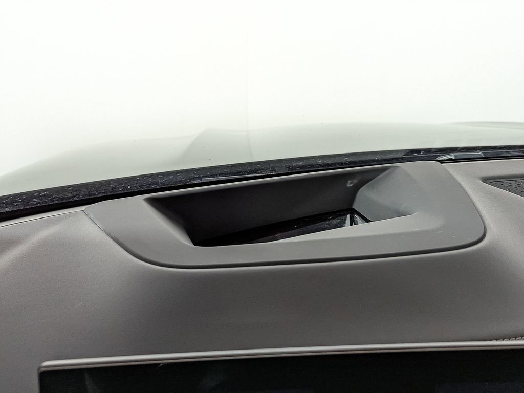 Used 2025 BMW X5 xDrive50e w/ Climate Comfort Package image 16