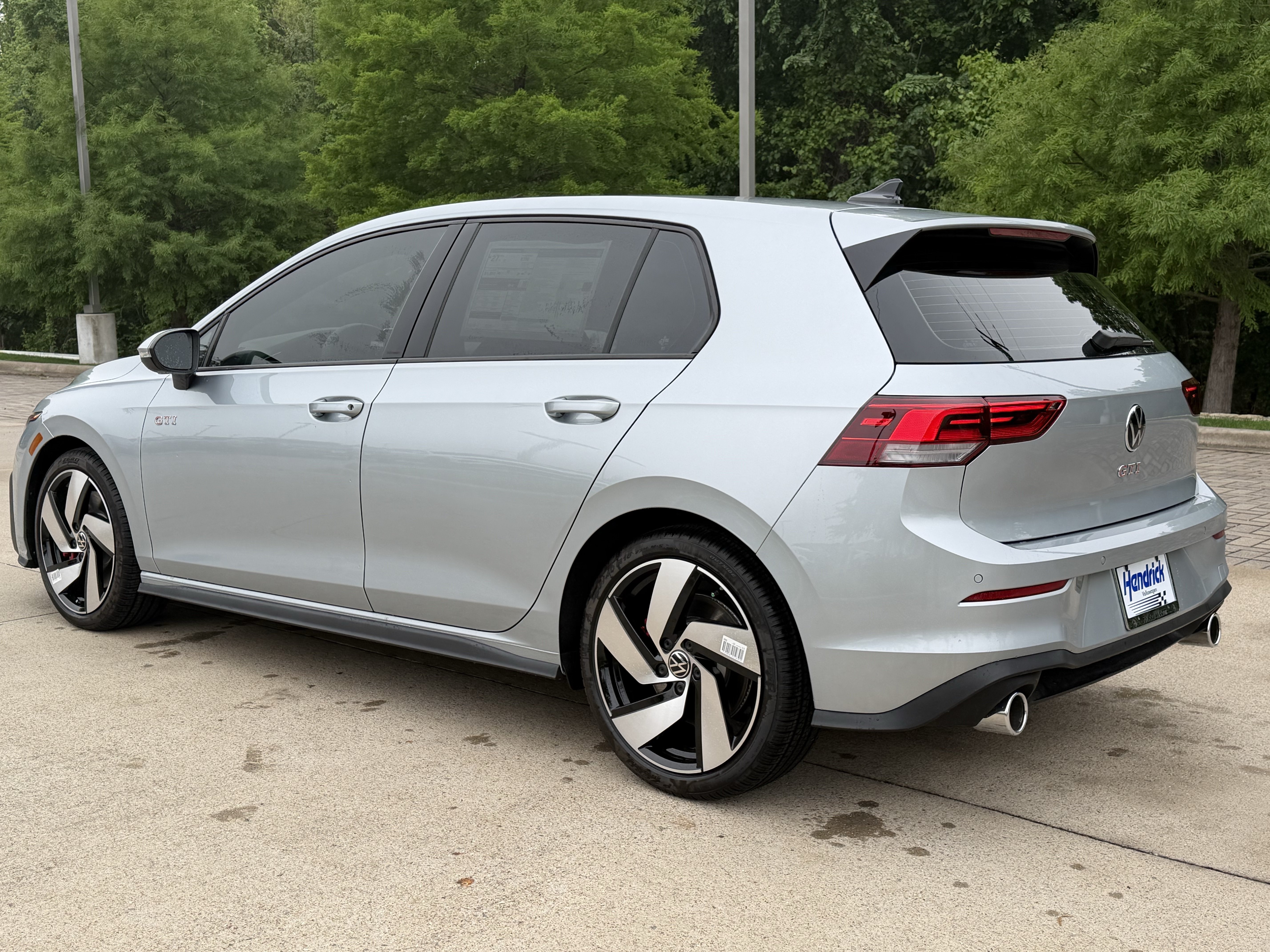 Used 2026 Volkswagen Golf SE FWD image 3