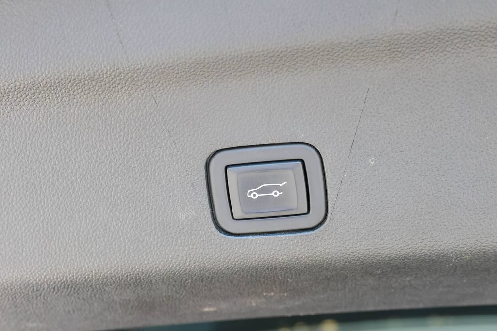 Used 2024 Chevrolet Tahoe High Country AWD/4WD image 10
