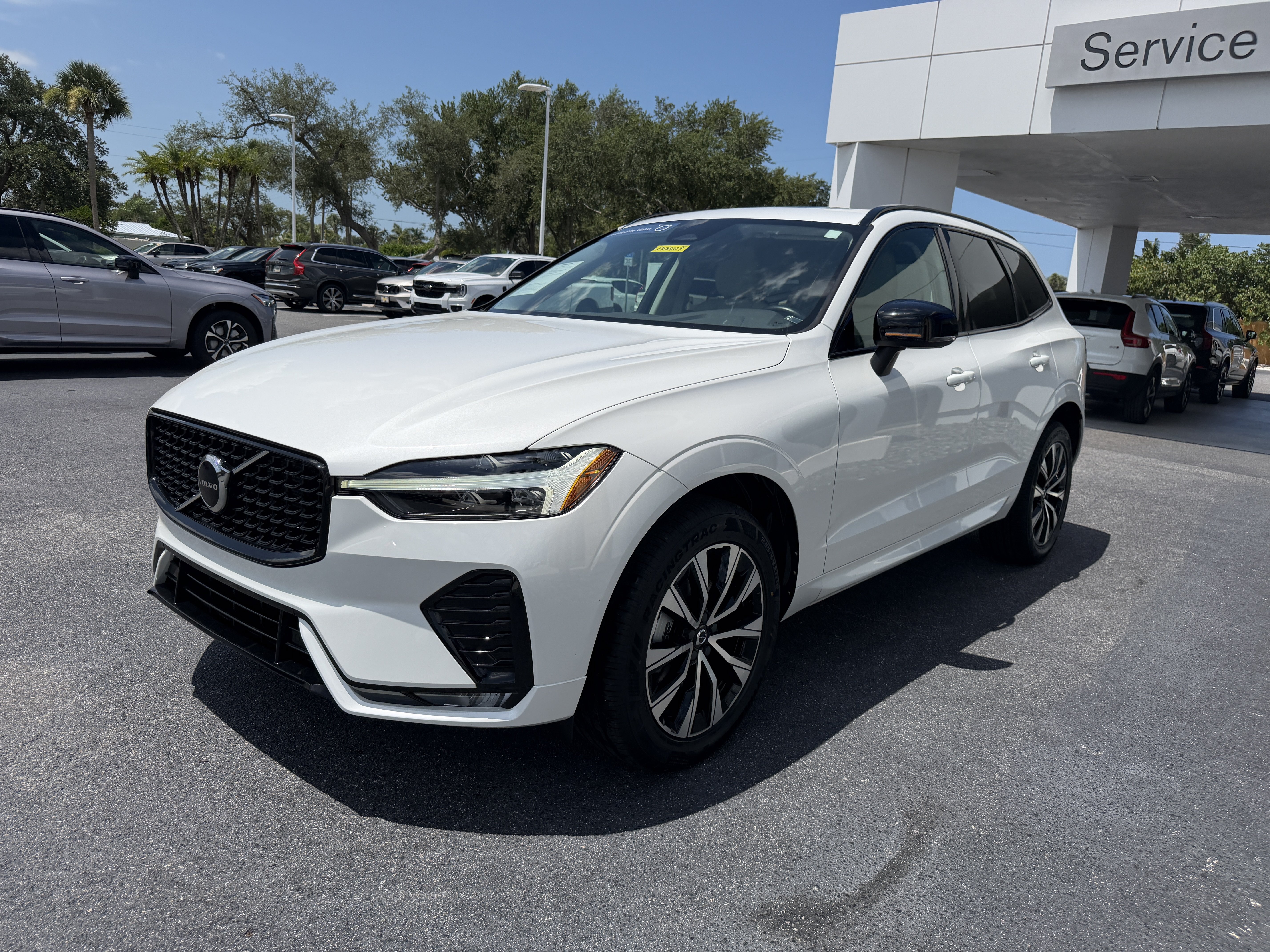 Certified 2024 Volvo XC60 B5 Core AWD/4WD image 7