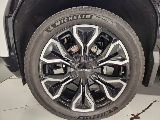 Used 2025 GMC Sierra EV Denali AWD/4WD image 8