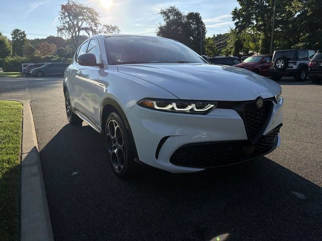 Used 2024 Alfa Romeo Tonale Veloce AWD/4WD image 2