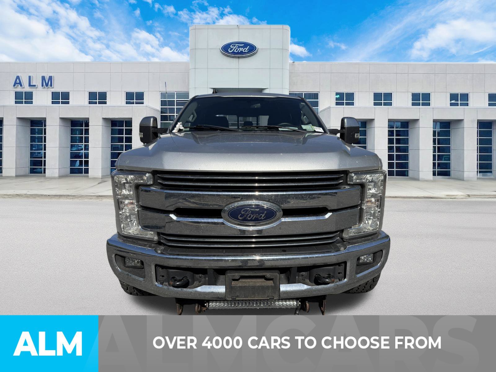 Used 2019 Ford F250 Lariat w/ Lariat Value Package AWD/4WD image 2