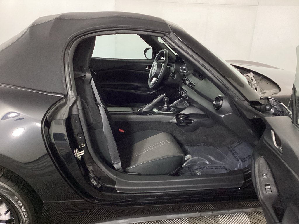Used 2024 MAZDA MX-5 Miata Sport RWD image 9