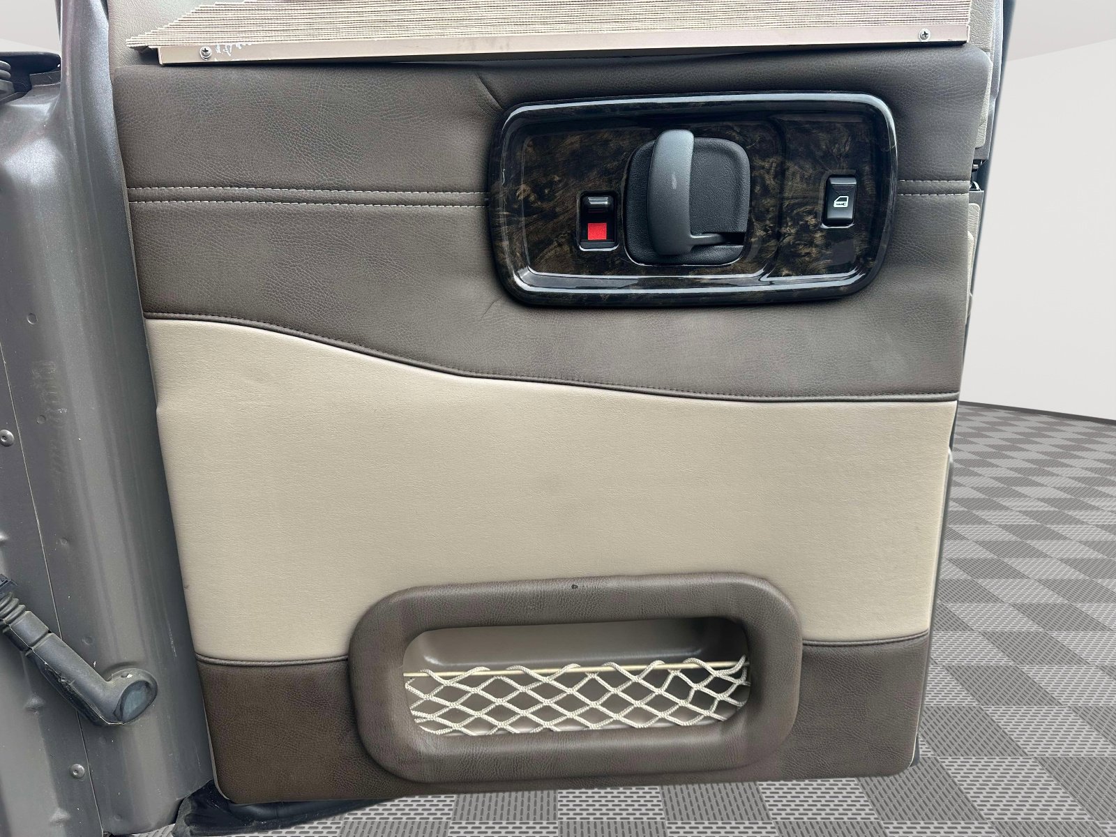 Used 2022 Chevrolet Express 2500 Extended w/ Enhanced Convenience Package image 38