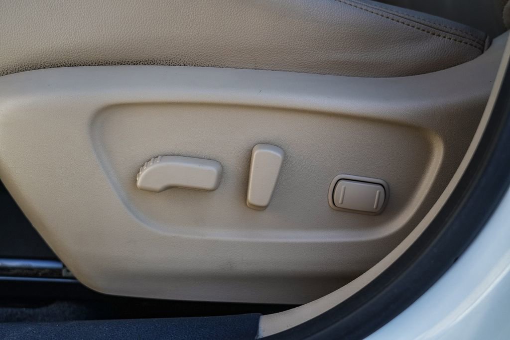 Used 2017 Nissan Rogue SL image 21