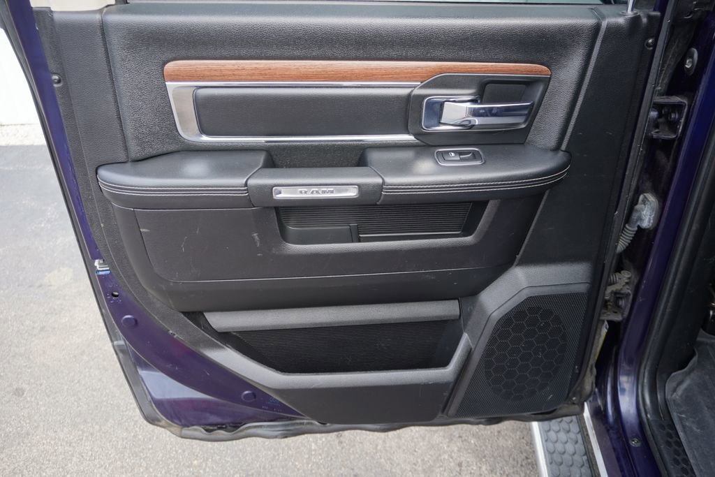 Used 2014 RAM 1500 Laramie w/ Convenience Group image 30