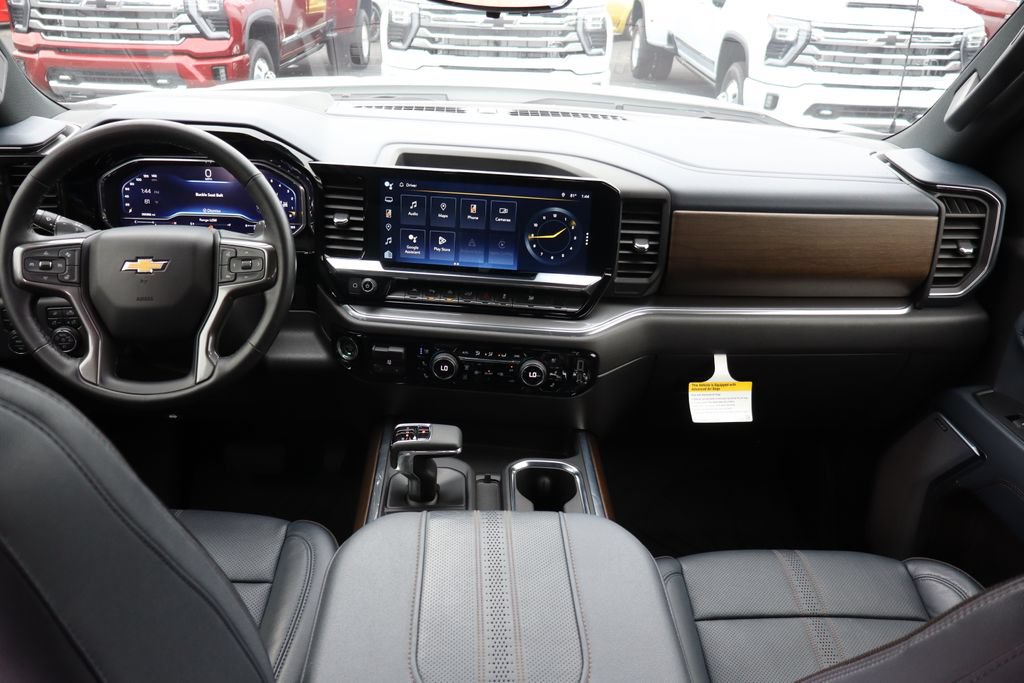 Used 2023 Chevrolet Silverado 1500 High Country w/ High Country Premium Package AWD/4WD image 18