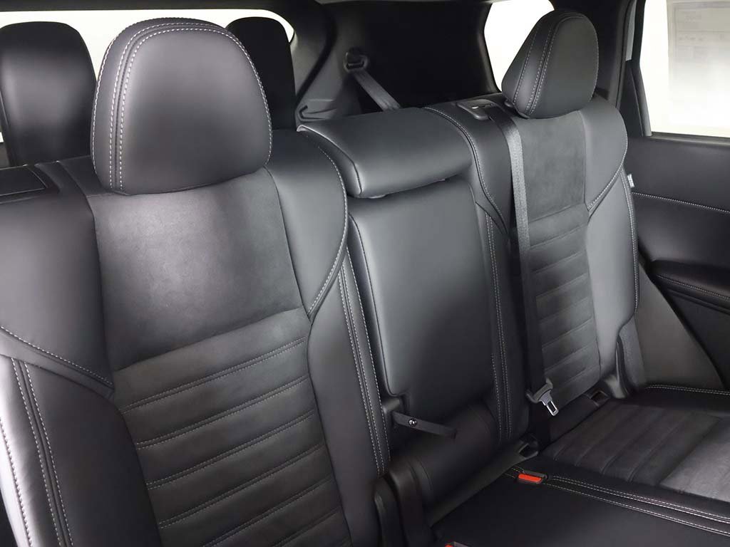 New 2025 Mitsubishi Outlander SE image 39