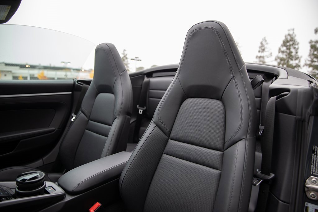 Certified 2025 Porsche 911 Carrera image 5