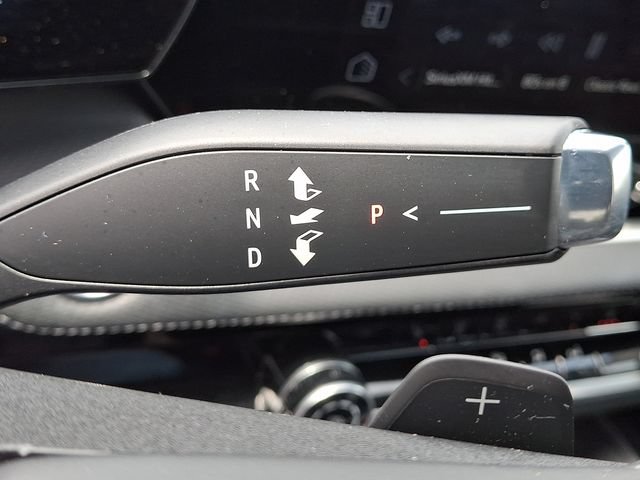 Used 2026 Chevrolet Equinox LT FWD image 14